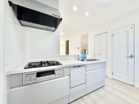 �L�b�`���@�������Ƒ����J��[�߂�A������̂���L�b�`��