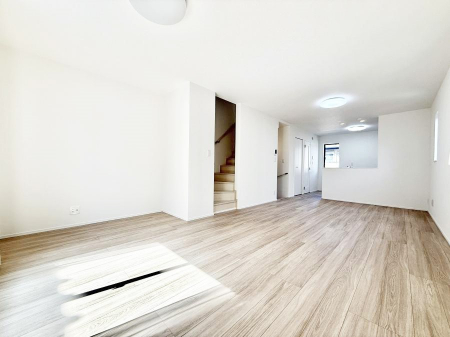 ���r���O�@���������S�n�̂����A���z�̃��r���O