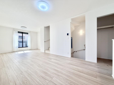 ���r���O�@���������R�Ɖ�b�����܂��A�S�n�悢�ЂƂƂ�