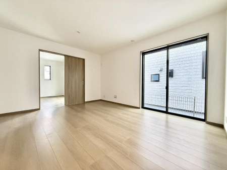 ���r���O�@���������S�n�̂����A���z�̃��r���O