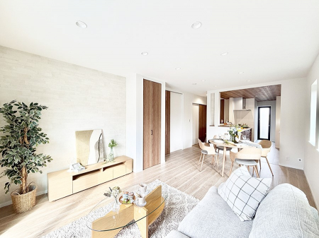 rO@났ƏΊ炪W܂AS܂郊rO