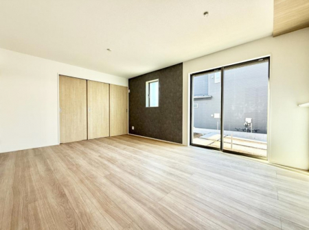 ���r���O�@���������S�n�̂����A���z�̃��r���O