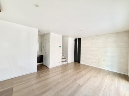 ���r���O�@���������R�Ɖ�b�����܂��A�S�n�悢�ЂƂƂ�