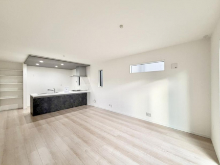 ���r���O�@���������났�ƏΊ炪�W�܂�A�S���܂郊�r���O