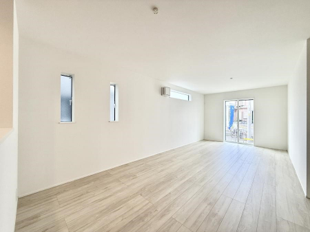 rO@났ƏΊ炪W܂AS܂郊rO