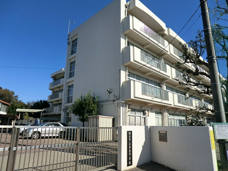 ӊ@wZ 2000m lsޗǒwZ