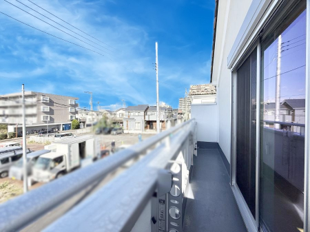 �o���R�j�[�@������ �G�߂̈ڂ낢����������J���I�ȋ�Ԃł�