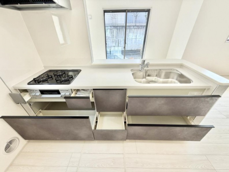 �L�b�`���@�������Ƒ����J��[�߂�A������̂���L�b�`��