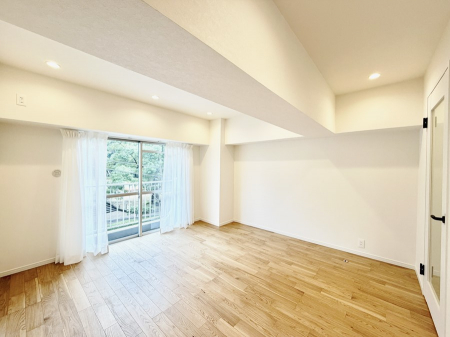 ���r���O�@���������R�Ɖ�b�����܂��A�S�n�悢�ЂƂƂ�