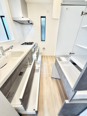 �L�b�`���@�������Ƒ����J��[�߂�A������̂���L�b�`��