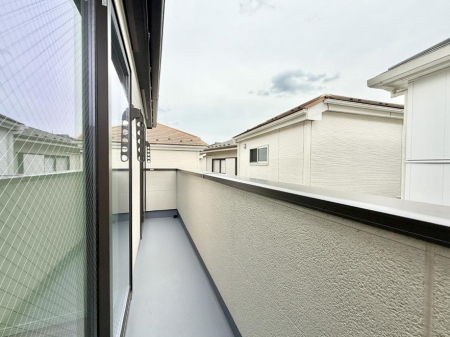 �o���R�j�[�@������ �G�߂̈ڂ낢����������J���I�ȋ�Ԃł�