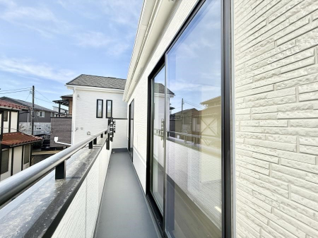 �o���R�j�[�@������ �G�߂̈ڂ낢����������J���I�ȋ�Ԃł�