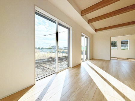 ���r���O�@���������R�Ɖ�b�����܂��A�S�n�悢�ЂƂƂ�