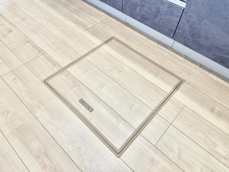 ���̑����ρ@�ݔ����B�ꂽ���[�X�y�[�X�ŉƑS�̂��X�b�L��