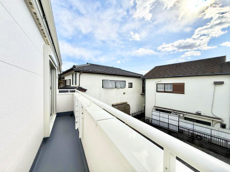 �o���R�j�[�@������ �G�߂̈ڂ낢����������J���I�ȋ�Ԃł�