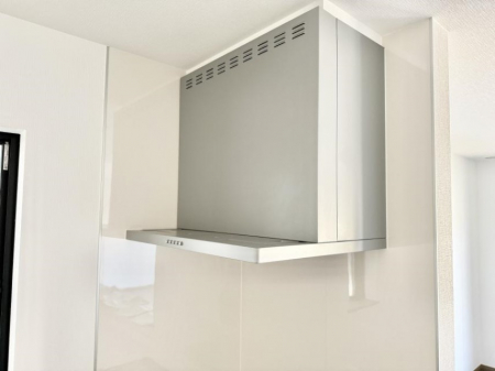 ���̑����ρ@�ݔ����������̏��C����������C��ɗU������A�����I�ɔr�����ł��܂��B