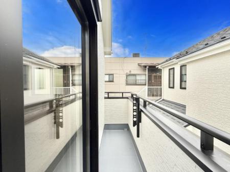 �o���R�j�[�@������ �G�߂̈ڂ낢����������J���I�ȋ�Ԃł�