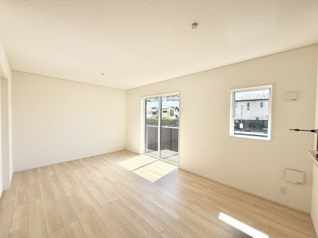 ���r���O�@���������S�n�̂����A���z�̃��r���O