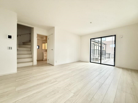 ���r���O�@���������S�n�̂����A���z�̃��r���O