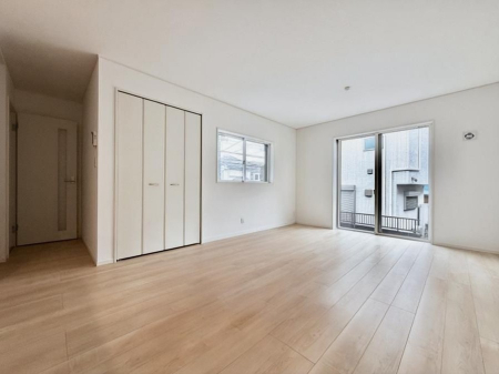 ���r���O�@���������S�n�̂����A���z�̃��r���O