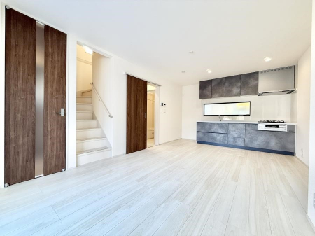 ���r���O�@�������Ƒ��̎��Ԃ��ʂ�A���K�Ŗ��������