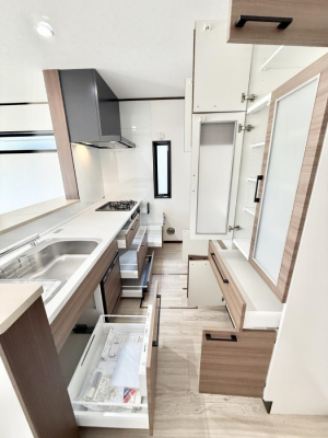 �L�b�`���@�������Ƒ����J��[�߂�A������̂���L�b�`��