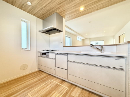 �L�b�`���@�������Ƒ��ƂȂ���A�R�~���j�P�[�V�����̏�