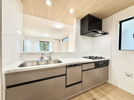 �L�b�`���@�������V���v���Ŕ������S�n�悢���Ԃ𐶂ރL�b�`�����