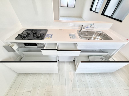 �L�b�`���@�������Ƒ����J��[�߂�A������̂���L�b�`��