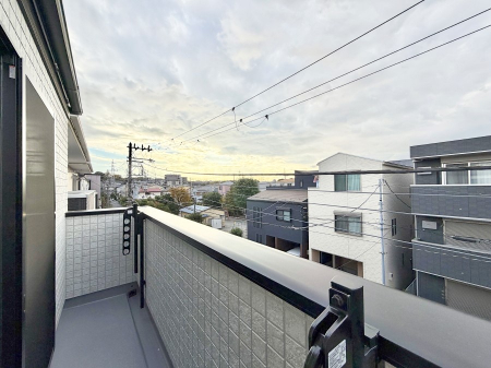 �o���R�j�[�@������ �G�߂̈ڂ낢����������J���I�ȋ�Ԃł�