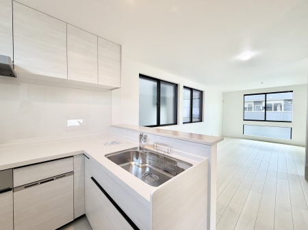 �L�b�`���@���������y���݂ƐH�ׂ�K����͂���L�b�`��