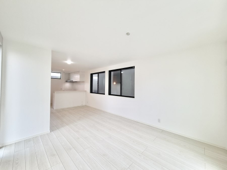 ���r���O�@���������S�n�̂����A���z�̃��r���O