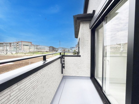 �o���R�j�[�@������ �G�߂̈ڂ낢����������J���I�ȋ�Ԃł�