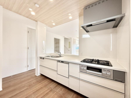 �L�b�`���@�������Ƒ����J��[�߂�A������̂���L�b�`��