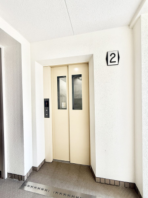 ���̑����ρ@�O�ρ��G���x�[�^�[����������Ă��܂�