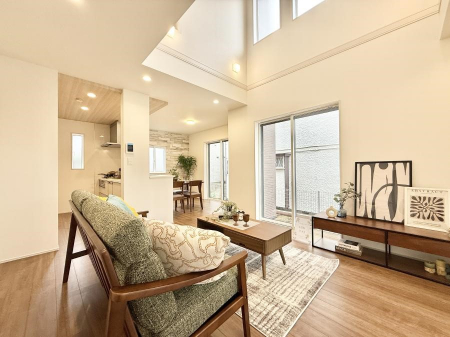 ���r���O�@���������났�ƏΊ炪�W�܂�A�S���܂郊�r���O