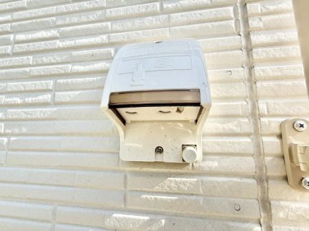 ���̑����ρ@�ݔ������O�ɓd���R���Z���g������΁A�������@�ő���O�ǂ�|������ȂǕ֗��ł��B