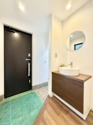 ���ց@������ �V���v���Ŕ������A���K�ȕ�炵�̓����