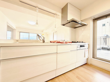 �L�b�`���@�������Ƒ��̉�b���e�ށA�S�n�悢�L�b�`���X�y�[�X