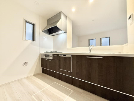 ���r���O�@���������S�n�̂����A���z�̃��r���O