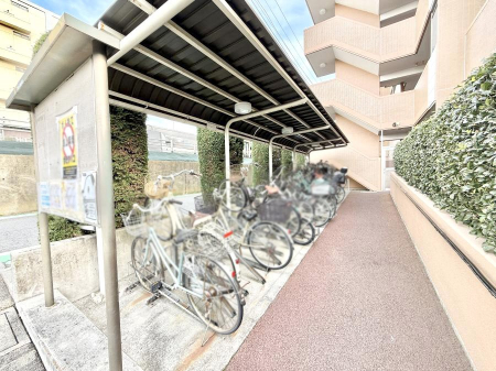 ���̑��@�O�ρ����]�Ԃ��g�����Ƒ��ɂ����S�̒��փX�y�[�X��~�n���ɂ��p��