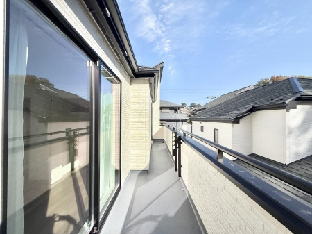 �o���R�j�[�@������ �G�߂̈ڂ낢����������J���I�ȋ�Ԃł�