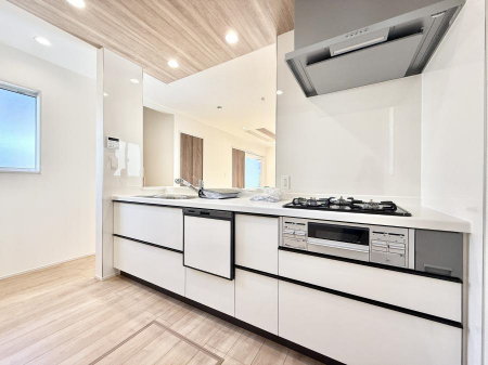 �L�b�`���@�������L���C�ɕЕt���A�g���₷���L�b�`��