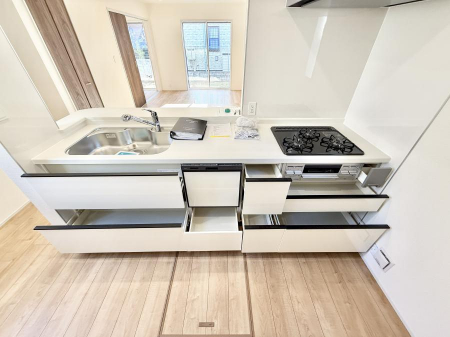 �L�b�`���@�������Ƒ����J��[�߂�A������̂���L�b�`��