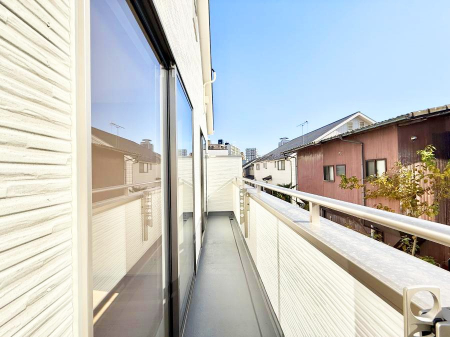 �o���R�j�[�@������ �G�߂̈ڂ낢����������J���I�ȋ�Ԃł�