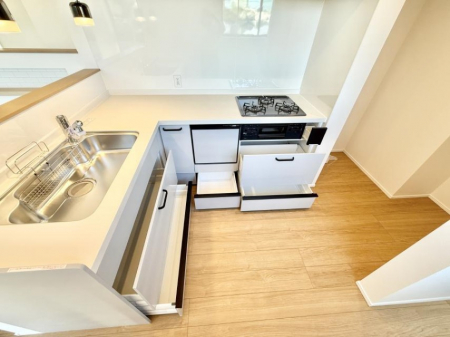 �L�b�`���@�������Ƒ����J��[�߂�A������̂���L�b�`��