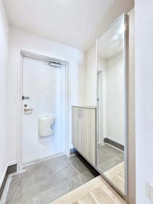 ���ց@����