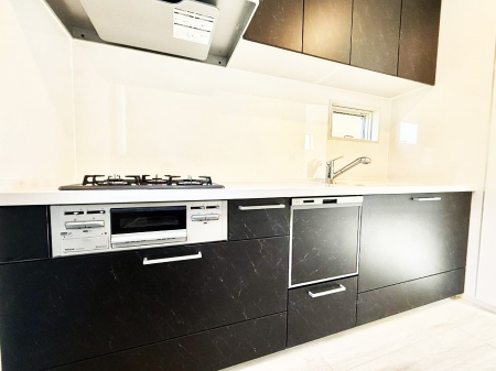 �L�b�`���@�������Ƒ����J��[�߂�A������̂���L�b�`��