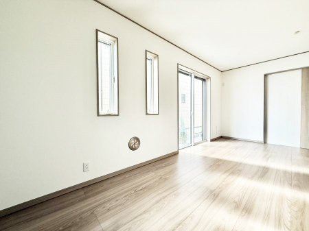 ���r���O�@���������S�n�̂����A���z�̃��r���O