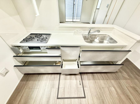 �L�b�`���@�������Ƒ����J��[�߂�A������̂���L�b�`��